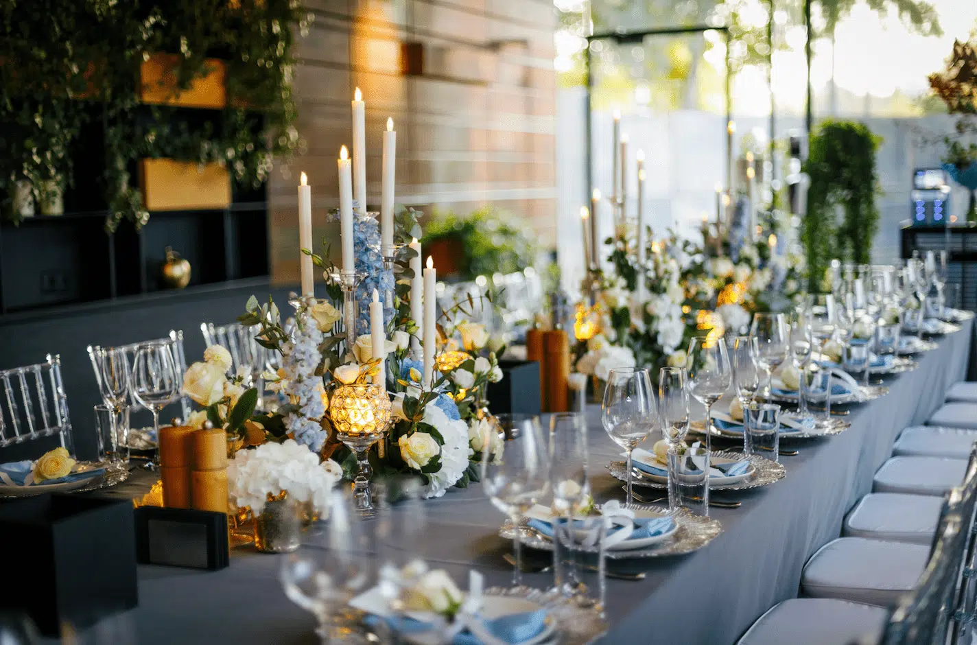 Read more about the article 12 Keys to Luxury Party Planning for Wealthy Families